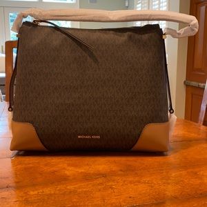 New Michael Kors Shoulder Bag